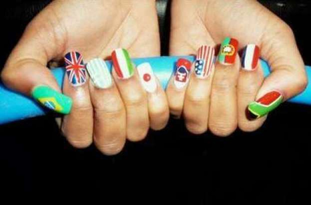Ногти дизайн флаг. Флаг на ногтях. Маникюр с флагом. Дизайн ногтей с флагом. Ногти флаги стран.